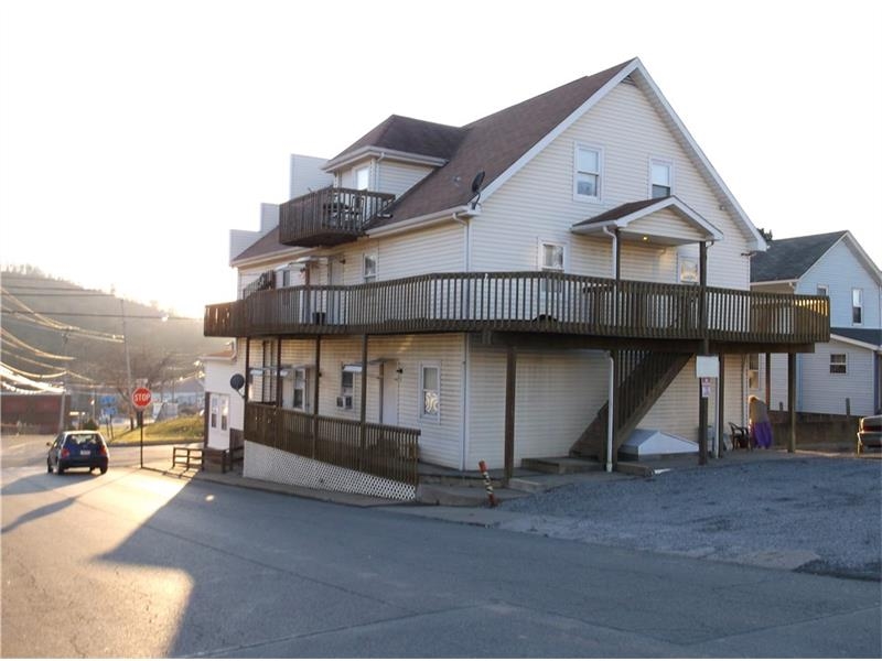 1000 E Grant St in East Butler, PA - Building Photo