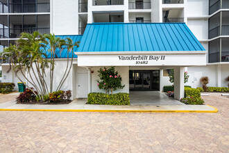 Vanderbilt Bay II in Naples, FL - Foto de edificio - Building Photo