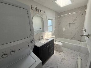 276 W Nicholai St in Hicksville, NY - Building Photo - Building Photo