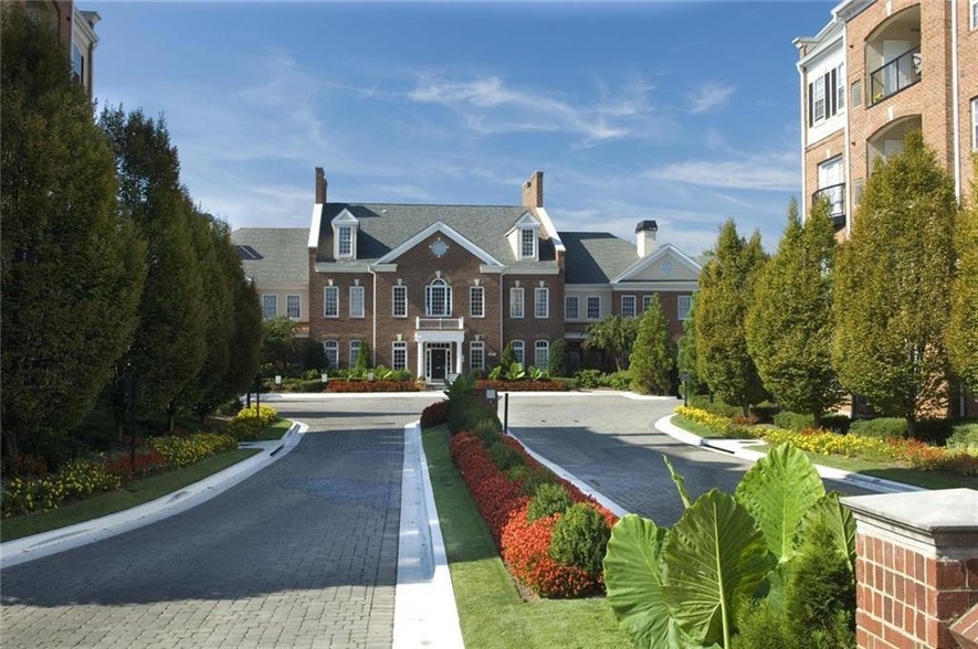 3558 Piedmont Rd in Atlanta, GA - Building Photo