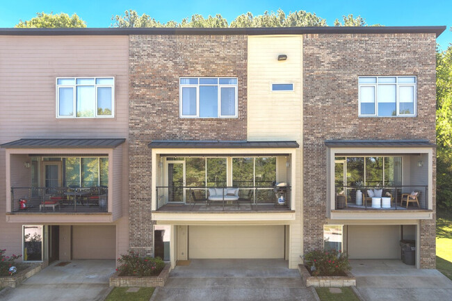 275 E Noble Ln in Fayetteville, AR - Building Photo - Building Photo
