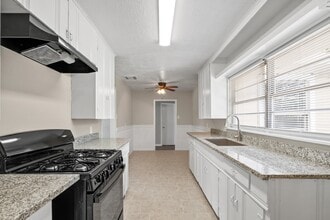 3206 Washington St in Pasadena, TX - Building Photo - Building Photo