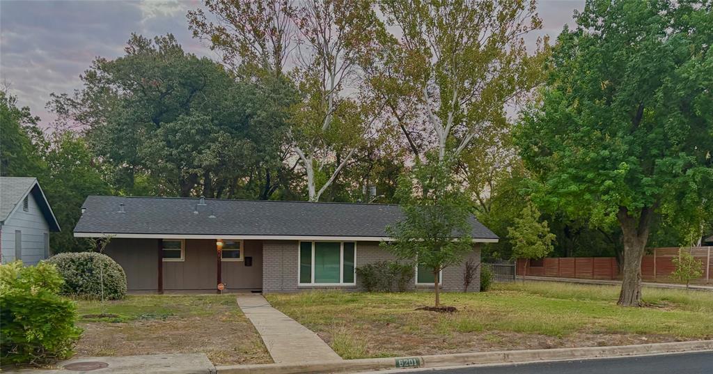 6201 Belfast Dr in Austin, TX - Building Photo