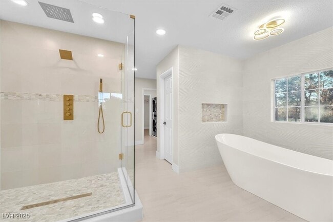 property at 2868 Vista Del Sol Ave