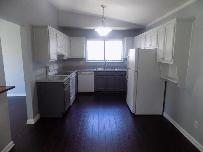 2127 Hopkins Dr in Sterling Heights, MI - Building Photo - Building Photo