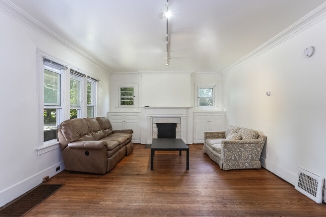 510 Mack Rd in Ann Arbor, MI - Foto de edificio - Building Photo