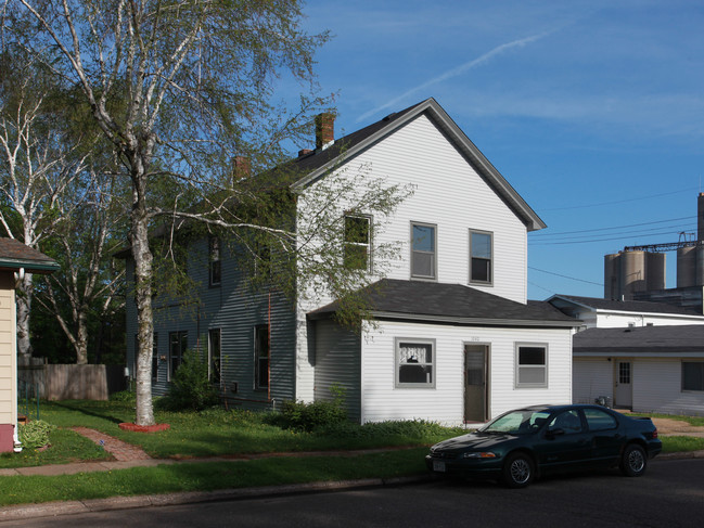 1040 7th Ave in Baldwin, WI - Building Photo - Building Photo