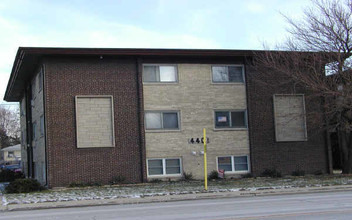 4401 S PRESCOTT Ave in Lyons, IL - Foto de edificio - Building Photo