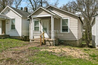 5635 Hodiamont Ave in Jennings, MO - Building Photo - Building Photo