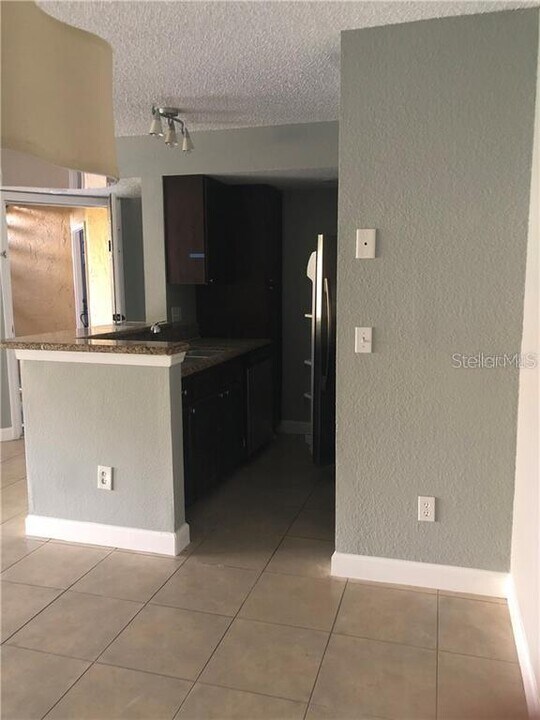 5156 Conroy Rd-Unit -1112 in Orlando, FL - Foto de edificio