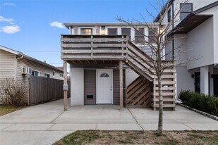 33 Kent Rd in Hempstead, NY - Building Photo