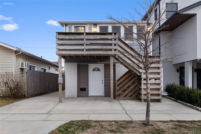 property at 33 Kent Rd