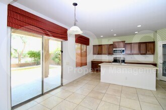 2035 W Monte Cristo Ave in Phoenix, AZ - Foto de edificio - Building Photo