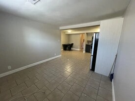 463 Tonelli St in Timmins, ON - Building Photo