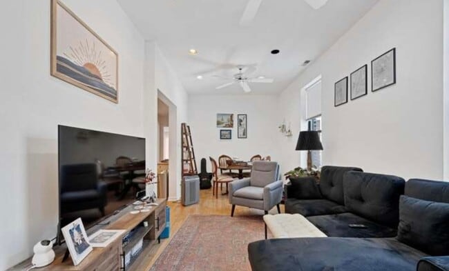 2544 N Burling St in Chicago, IL - Building Photo - Building Photo