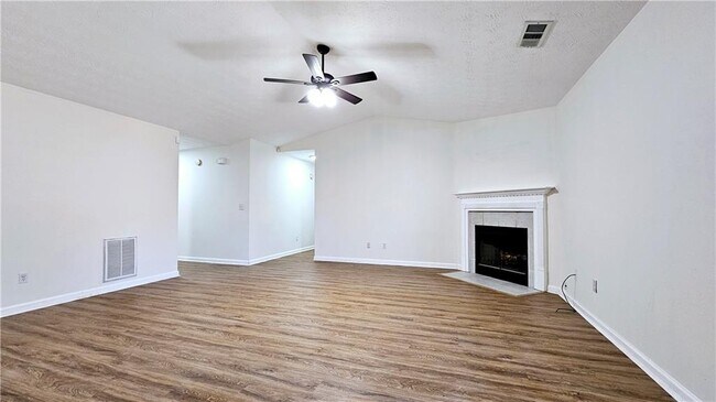 1404 Steam Engine Way NE in Conyers, GA - Building Photo - Building Photo