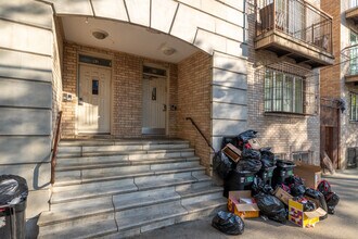 99 Lorimer St in Brooklyn, NY - Foto de edificio - Building Photo