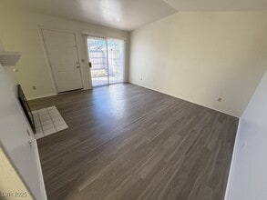 275 N Lamb Blvd in Las Vegas, NV - Building Photo - Building Photo