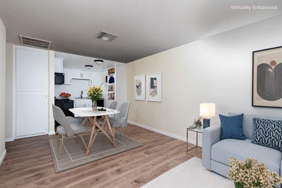 526 Greystone Ln in Hemet, CA - Foto de edificio