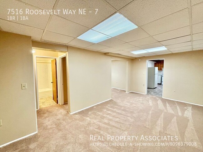 7516 Roosevelt Way NE in Seattle, WA - Building Photo - Building Photo