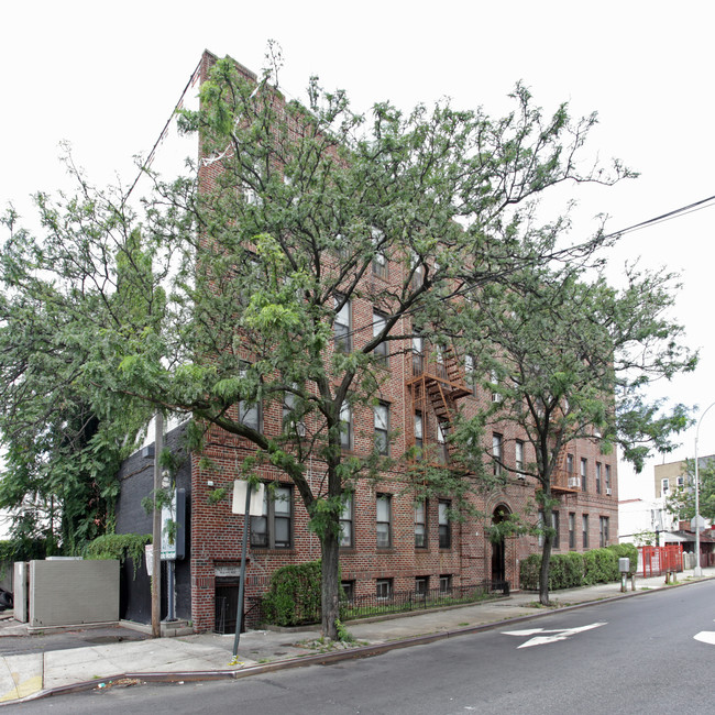 744 Granville Payne Ave in Brooklyn, NY - Building Photo - Building Photo