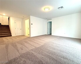 7353 Legacy Pt St in Las Vegas, NV - Building Photo - Building Photo