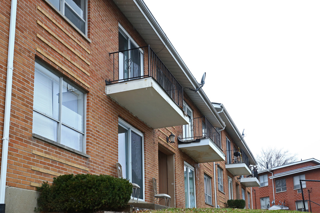 Hillside Apartments in St. Louis, MO - Building Photo