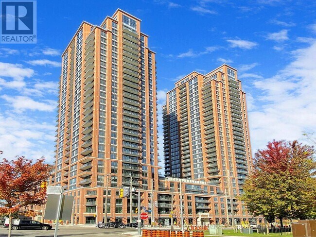 3260 Sheppard Ave E in Toronto, ON - Building Photo - Building Photo