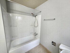 3622 159th Street Ct E in Tacoma, WA - Foto de edificio - Building Photo