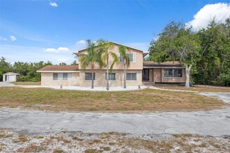 2260 Twin Ln in Dunedin, FL - Building Photo - Building Photo