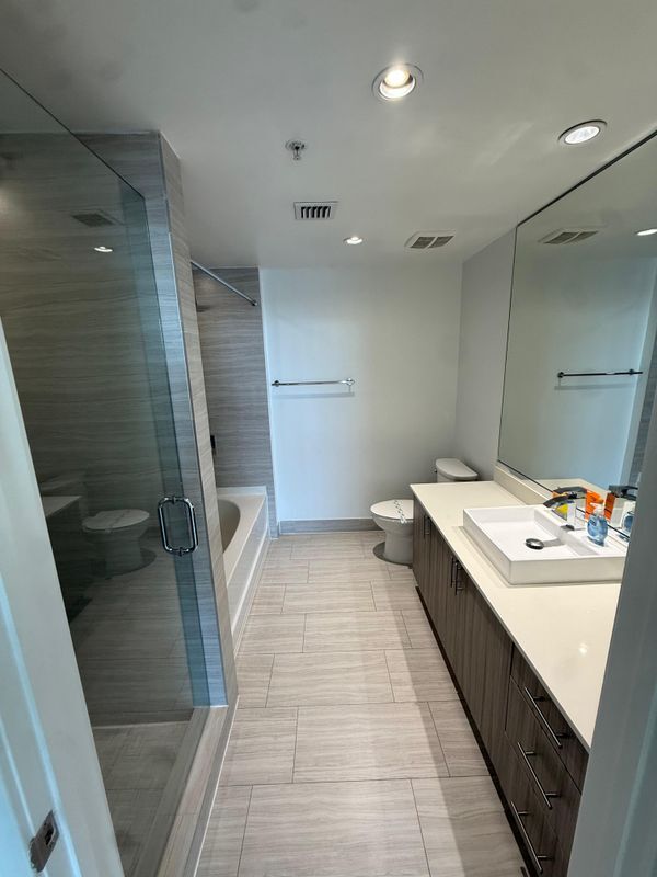 551 NE 39th St in Miami, FL - Foto de edificio - Building Photo