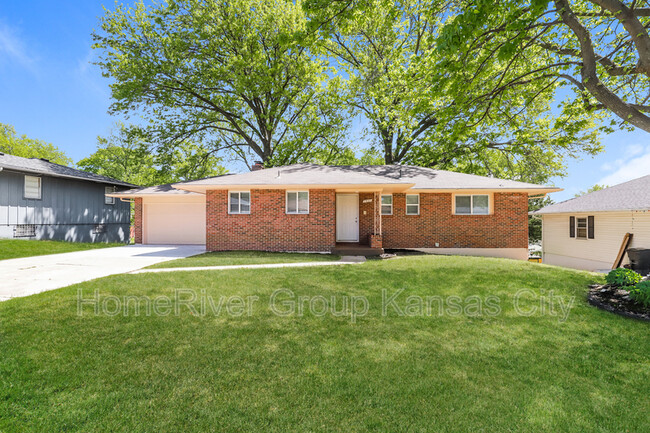 property at 1527 N 64th Dr