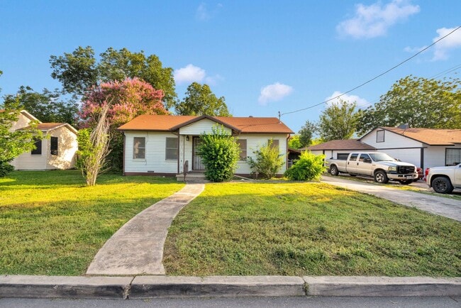 property at 2025 W Hermosa Dr