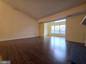 58 Windbrooke Cir in Gaithersburg, MD - Building Photo - Building Photo