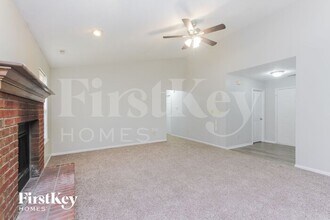 536 Garden Grace Dr in Indianapolis, IN - Foto de edificio - Building Photo