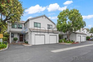 1260 Sierra Village Pl in San Jose, CA - Building Photo