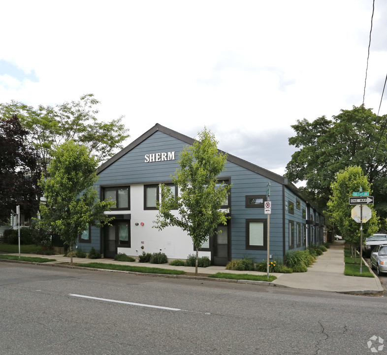 Sherm Apartments in Portland, OR - Foto de edificio