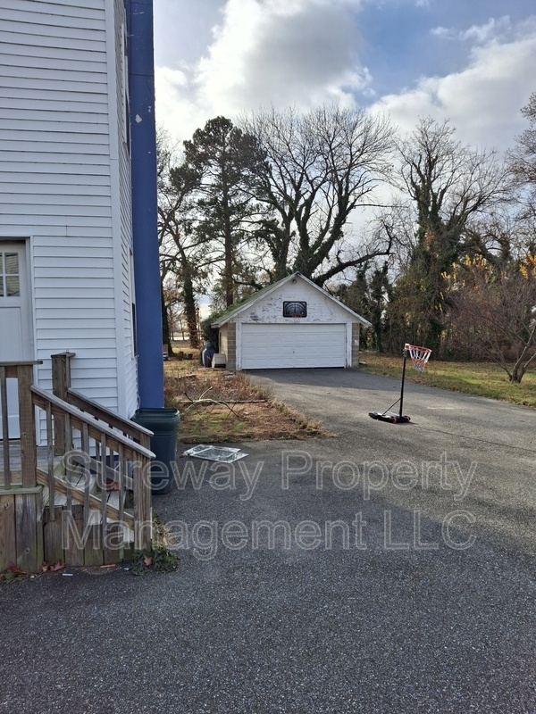 51 Lakeview Ave in Pennsville, NJ - Building Photo - Building Photo