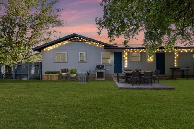 1810 Mearns Meadow Blvd in Austin, TX - Building Photo - Building Photo