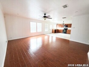 5806 Valparaiso Way in San Antonio, TX - Building Photo - Building Photo