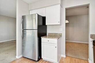 375 Springlake Ln in Aurora, IL - Building Photo - Building Photo