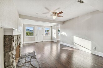 937 26th St N in St. Petersburg, FL - Foto de edificio - Building Photo