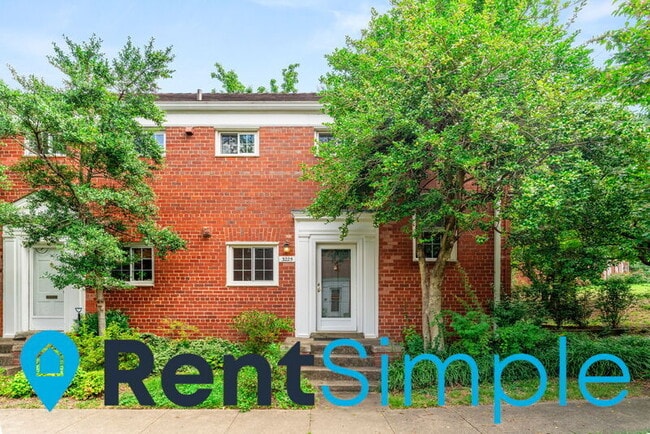 property at 3225 Gunston Rd