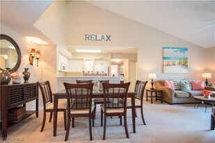 1220 Wildwood Lakes Blvd in Naples, FL - Building Photo