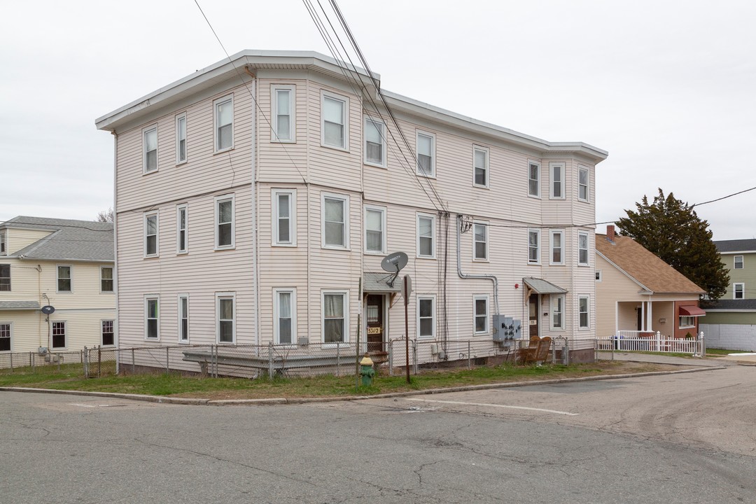 53 Sterling Ave in Providence, RI - Building Photo