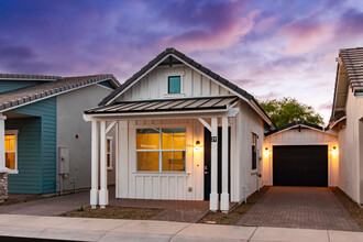 Village at College Park in Chandler, AZ - Foto de edificio - Building Photo