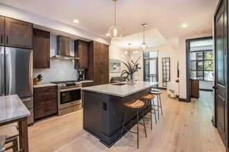 5 Gadsdenboro St in Charleston, SC - Building Photo - Building Photo