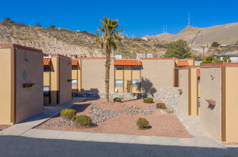 Sedona Peak in El Paso, TX - Foto de edificio - Building Photo