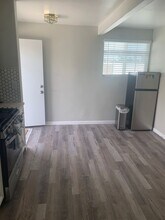 2437 E Main St in Ventura, CA - Building Photo - Building Photo