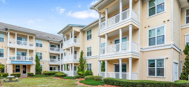 Banyan Senior in Port Richey, FL - Foto de edificio - Building Photo